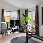 In Netherlands With Furnished Terrace Casa de Férias Oirschot